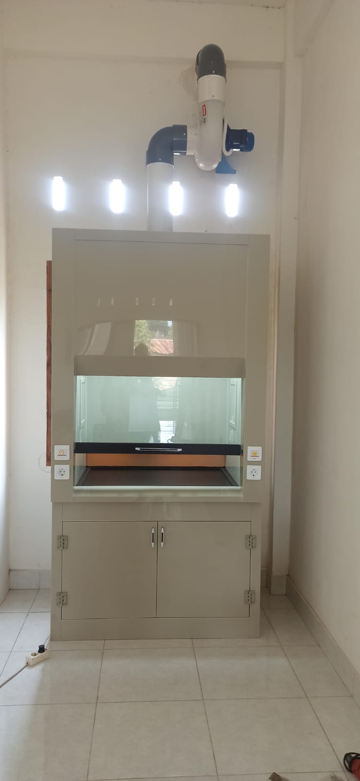 Fume Hood Lemari Asam 1