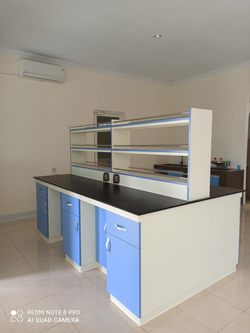 Meja Laboratorium 2