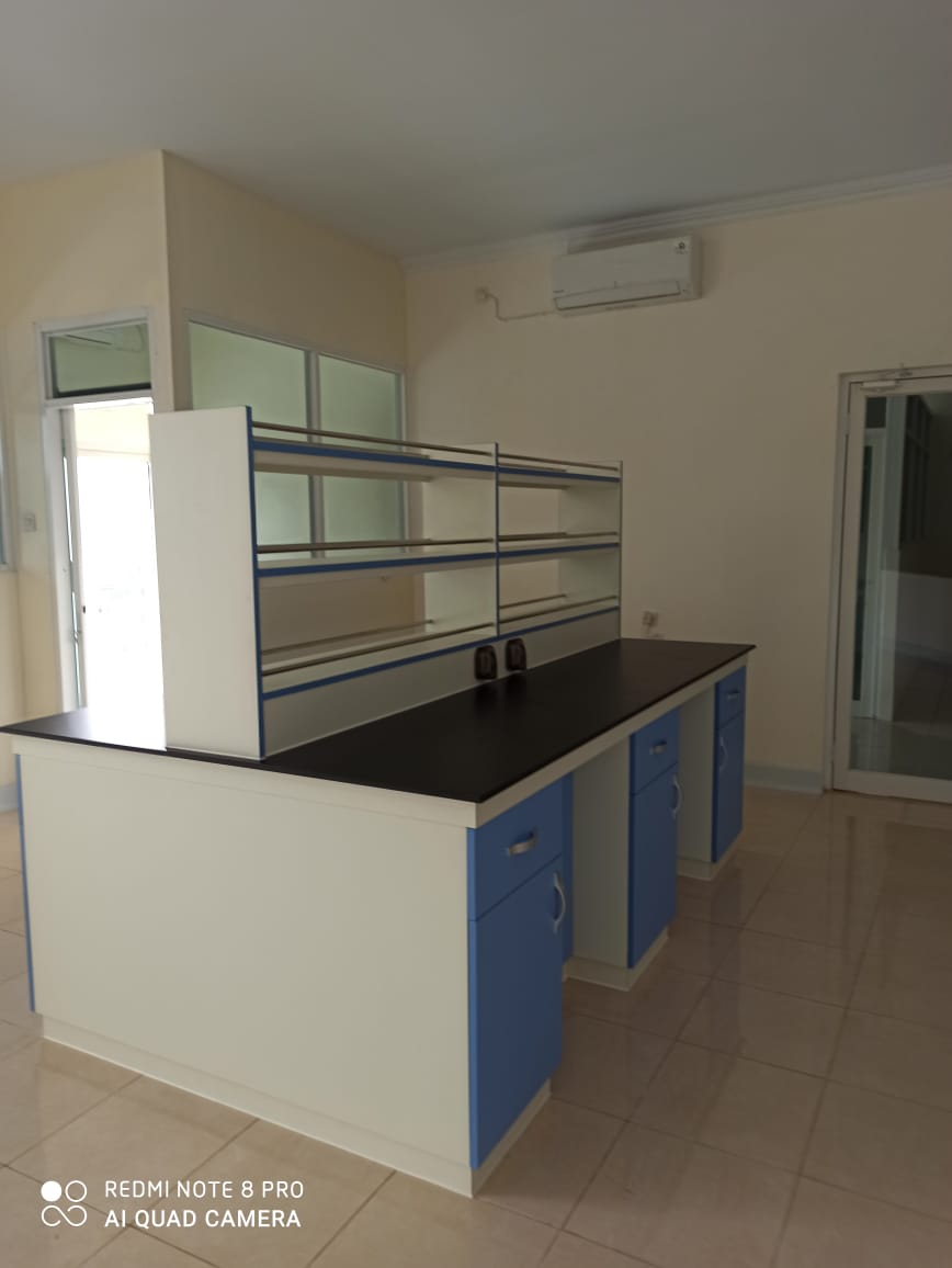 Meja Laboratorium 3