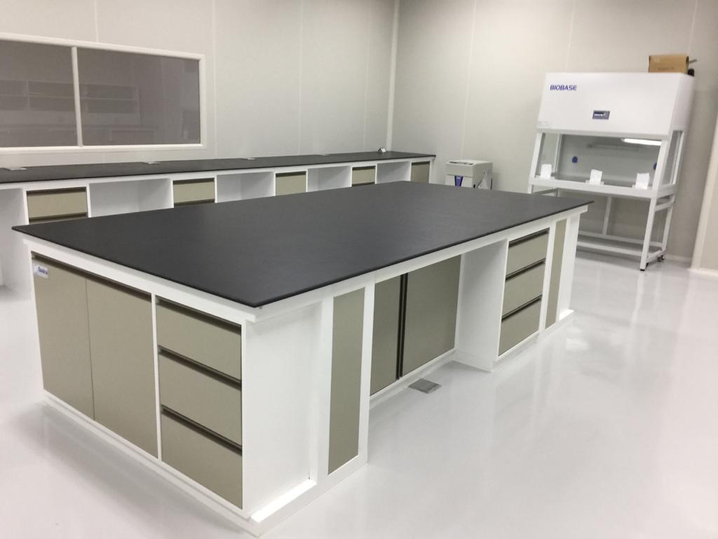 Meja Laboratorium 7